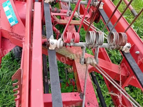 Pöttinger U220 – ékszíjas rendsodró, új alkatrészekkel