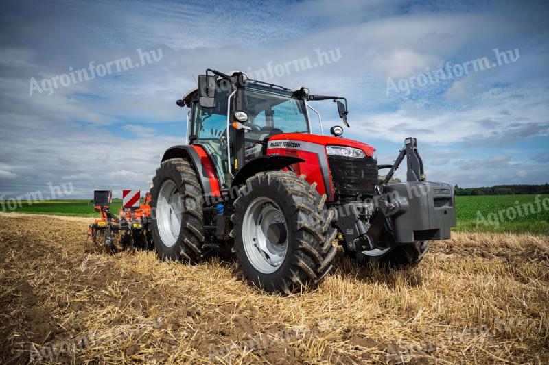Új Massey Ferguson 5M 115 traktor
