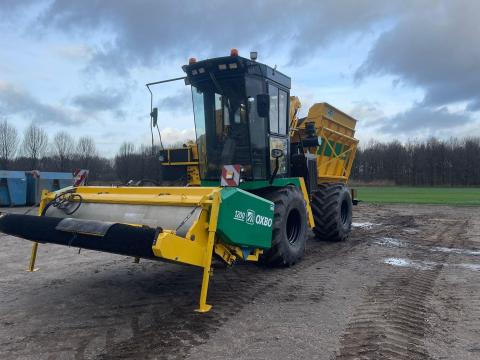 Oxbo/Pixall/Byron Harvesting Machine for Fresh Corn Cobs, Green Beans, and Spinach Oxbo/Pixall/Byron Harvesting Machine for Fresh Corn Cobs, Green Beans, and Spinach