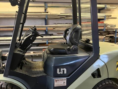 3 tonnás dízel üzemű targonca 408 üzemórával