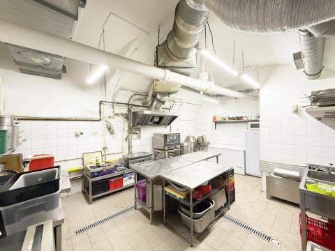 ELADÓ – 89 m²-es vendéglátóegység/raktár/iroda | Szuterén | Fővám tér–Vásárcsarnok–Corvinus Egyetem közelében