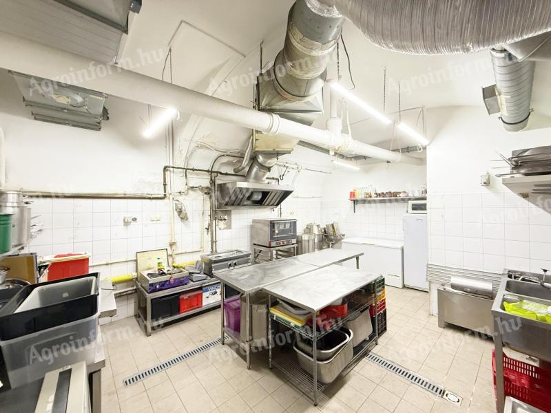 ELADÓ – 89 m²-es vendéglátóegység/raktár/iroda | Szuterén | Fővám tér–Vásárcsarnok–Corvinus Egyetem közelében