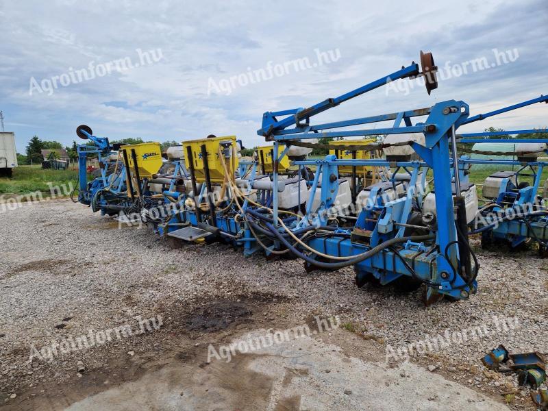 Eladó 2 db Monosem 12 soros összecsukhatós vetőgép.A 2 darab együtt 5.000.000Ft