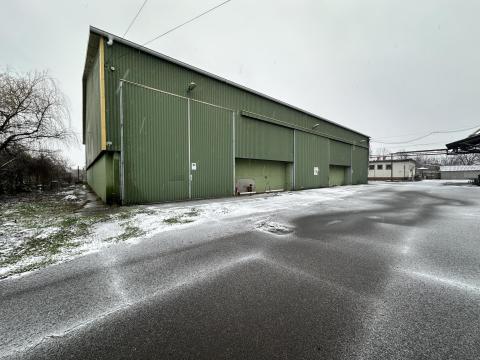 Komplex telephely eladó Kondoroson – csarnokokkal, kiváló közlekedési kapcsolatokkal, teljes infrastruktúrával, sokoldalú hasznosítási lehetőségekkel