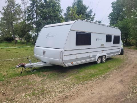 Lakókocsi eladó, újszerű állapotban Lakókocsi eladó, újszerű állapotban