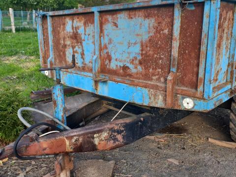 ELADÓ: Masszív Egytengelyes Billenős Pótkocsi – Azonnal Munkára Fogható