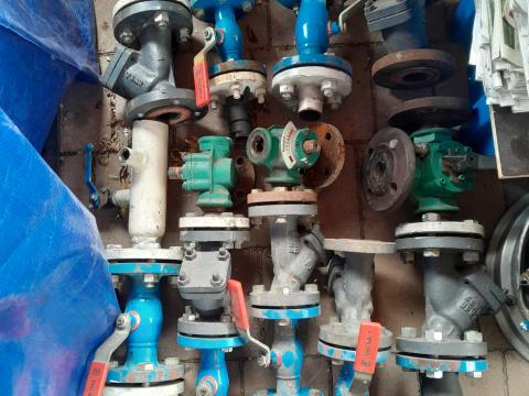 Talpas gömbcsap, golyós csap és elosztó egyben