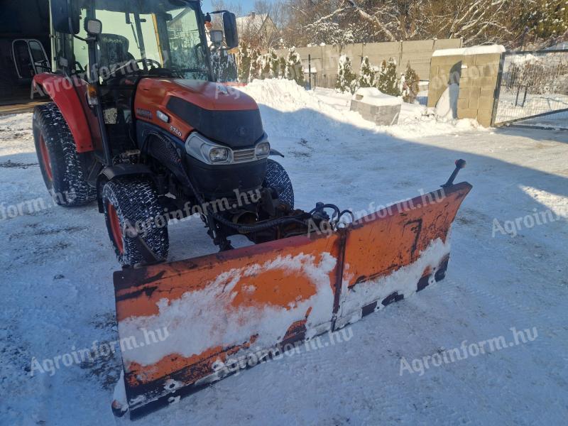 Kubota L5740 traktor hókotróval eladó