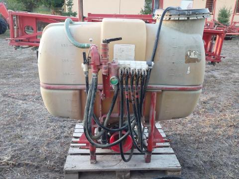 Eladó Holder 650 szántóföldi permetező Eladó Holder 650 szántóföldi permetező