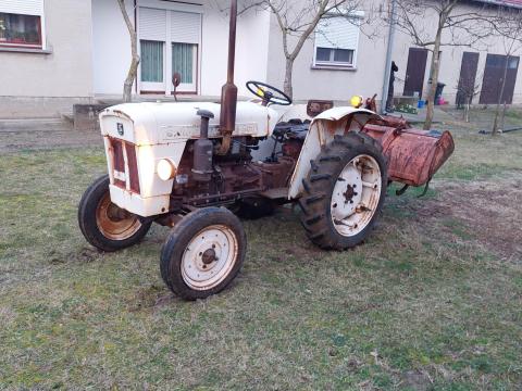 Eladó Satoh S500 traktor talajmaróval, 17 LE, jó állapotban