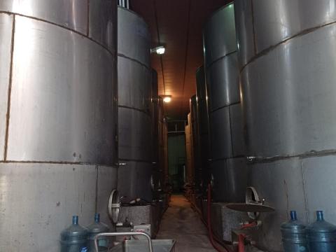 22 x 39,000 Liter Vertical Stainless Steel Storage Tanks 22 x 39,000 Liter Vertical Stainless Steel Storage Tanks