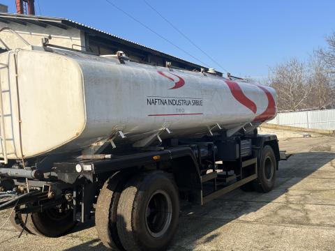 Tartálykocsi Tartálykocsi