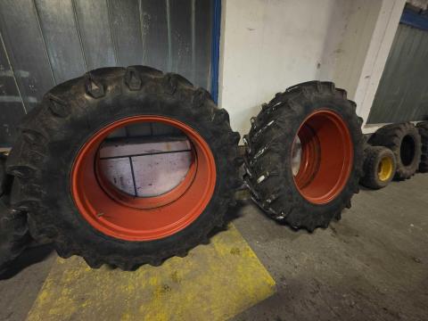 480/70 R38 méretű csatos duplakerék szett