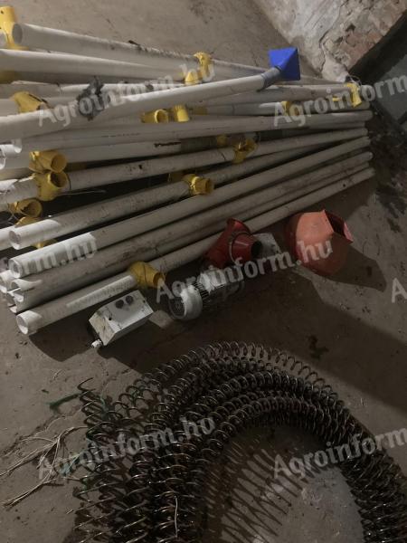 Eladó komplett etetőrendszer,  takarmányszállító,  80 m hosszú. 75mm
