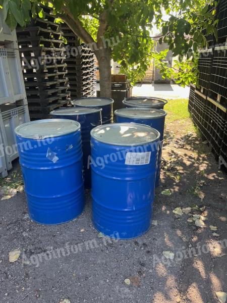 Használt fémhordó