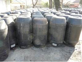 Műanyag hordók tető nélkül