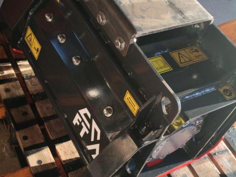 Erdészeti szárzúzó Flail-Tec E1-50