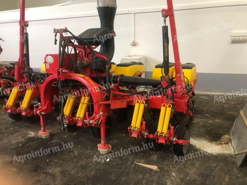 Väderstad Tempo 6 vetőgép + Precision Planting FurrowForce + Kuhn front műtrágya-adapter