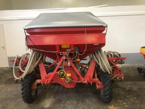 Kverneland accort DL gabonavetőgép