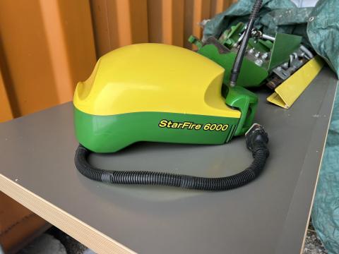 John Deere StarFire 6000 RTK antennával