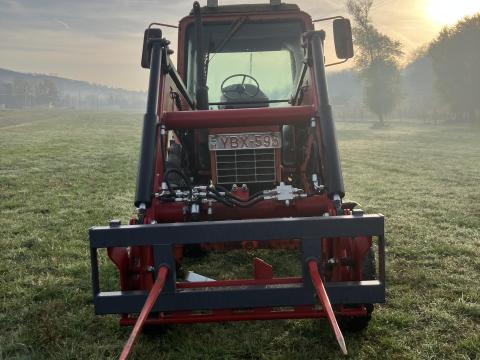 MTZ 550 traktor TUR 5 homlokrakodóval, érvényes műszakival eladó