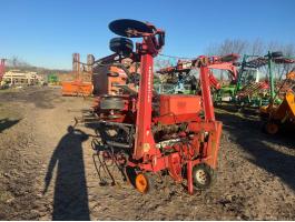 Kongskilde VOBRO Corn,  6 soros rugóskapás sorközművelő kultivátor műtrágyaadagolóval