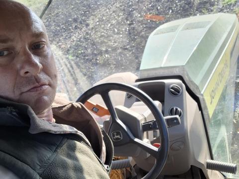 Traktoros állást keresek Traktoros állást keresek