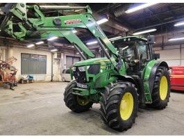 John deere 6150M traktor homlokrakodóval