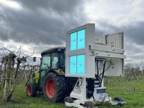 UV BOOSTING Helios kettő oldali növényvédelmi gép gyümölcsösbe ÚJDONSÁG!PÁLYÁZHATÓ UV BOOSTING Helios kettő oldali növényvédelmi gép gyümölcsösbe ÚJDONSÁG!PÁLYÁZHATÓ