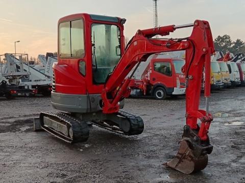 Bobcat E26 eladó, jó állapotban, azonnal munkára fogható