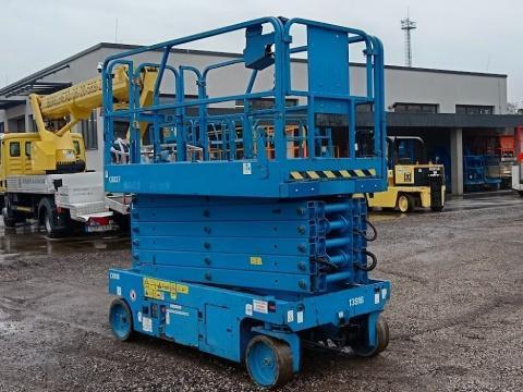 Genie GS4047 – 13,7 m – elektromos ollós emelő, jó állapotban eladó