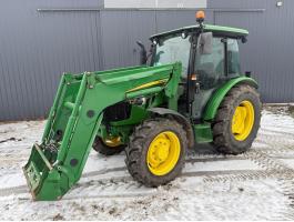 John Deere 5075E traktor homlokrakodóval,  kitűnő felszereltséggel