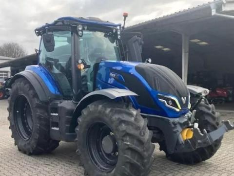 Valtra T215 Direct Twin Trac hátrameneti kormányzással