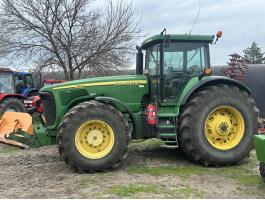 John Deere 8520