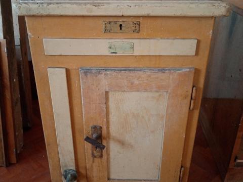 Régi, 40-es évekbeli hűtőszekrény eladó