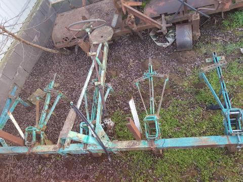 4 soros sorközművelő kultivátor