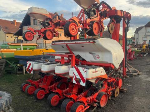 KUHN MAXIMA RT 8R, 8 SOROS TÁRCSÁS VETŐGÉP,  MŰTRÁGYAADAGOLÓVAL,  VETÉSELLENŐRZŐVEL