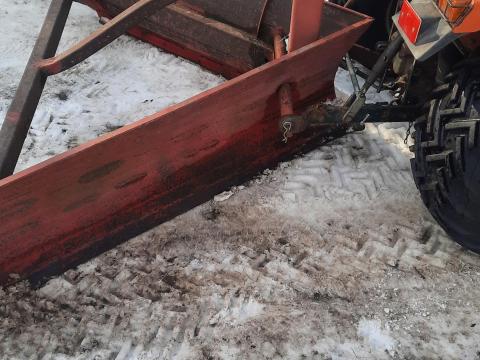 Komoly hóeke kis traktorhoz