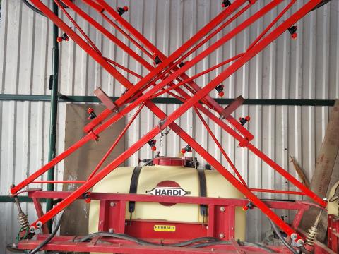 HARDY 400 literes 10méteres függesztett permetező