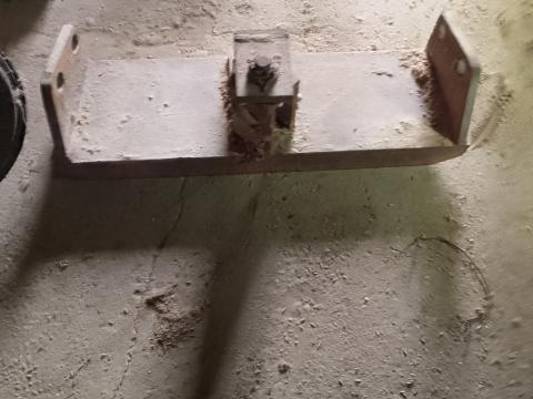 Unhz 750 vonólap,  trágyavilla,  munkahenger,  szivattyú eladó