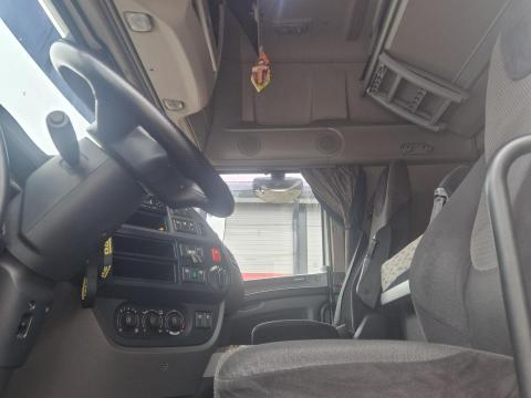 DAF XF510 nyerges billencs eladó