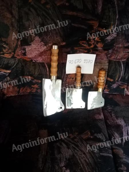 Különböző méretű hentesbárdok eladók