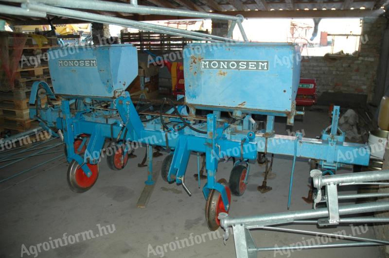 Monosem kultivátor műtrágyaszóróval eladó