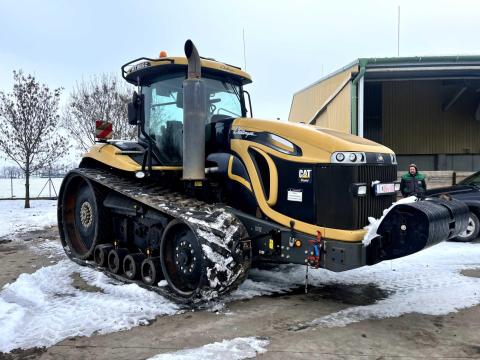 Eladó első tulajdonostól egy Challenger MT 865 C hevederes traktor Eladó első tulajdonostól egy Challenger MT 865 C hevederes traktor