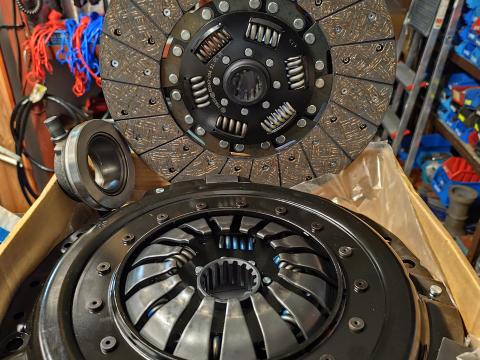 MTZ RusDisk lamellás kuplung szett: kuplungszerkezet, tárcsa, kinyomócsapágy