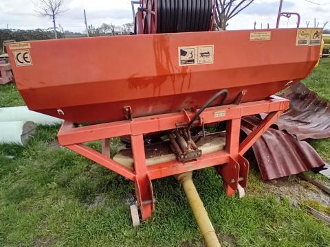 Eladó műtrágyaszóró