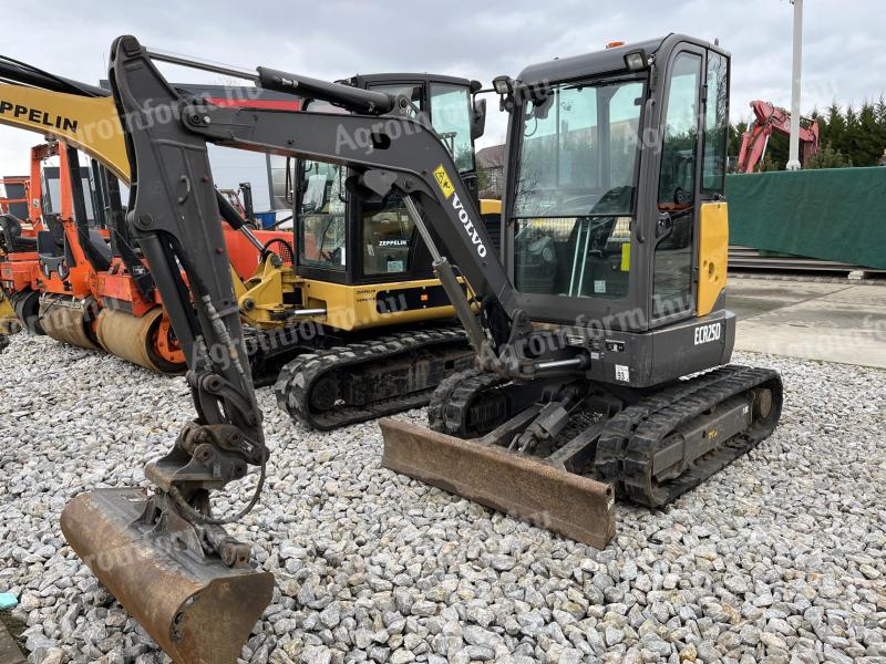 Volvo ECR 25 D kotró-rakodó