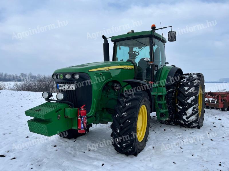 John Deere 8120