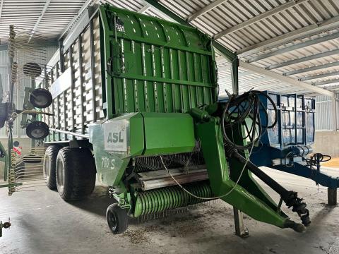 Bergmann rendfelszedő pótkocsi Bergmann rendfelszedő pótkocsi