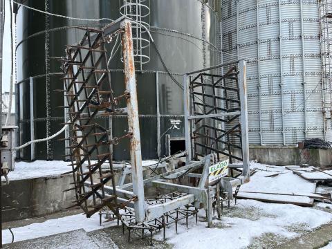 Hidraulikusan csukható fügesztett fogasborona